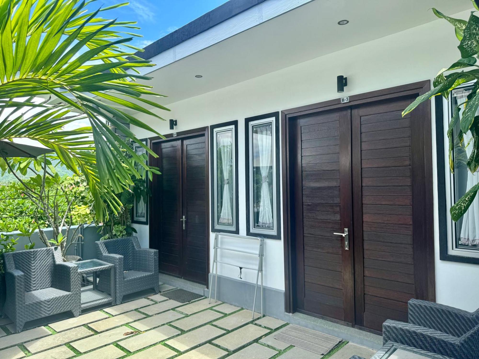 Villa Rumah Putih Abu Abu Senggigi Exterior foto