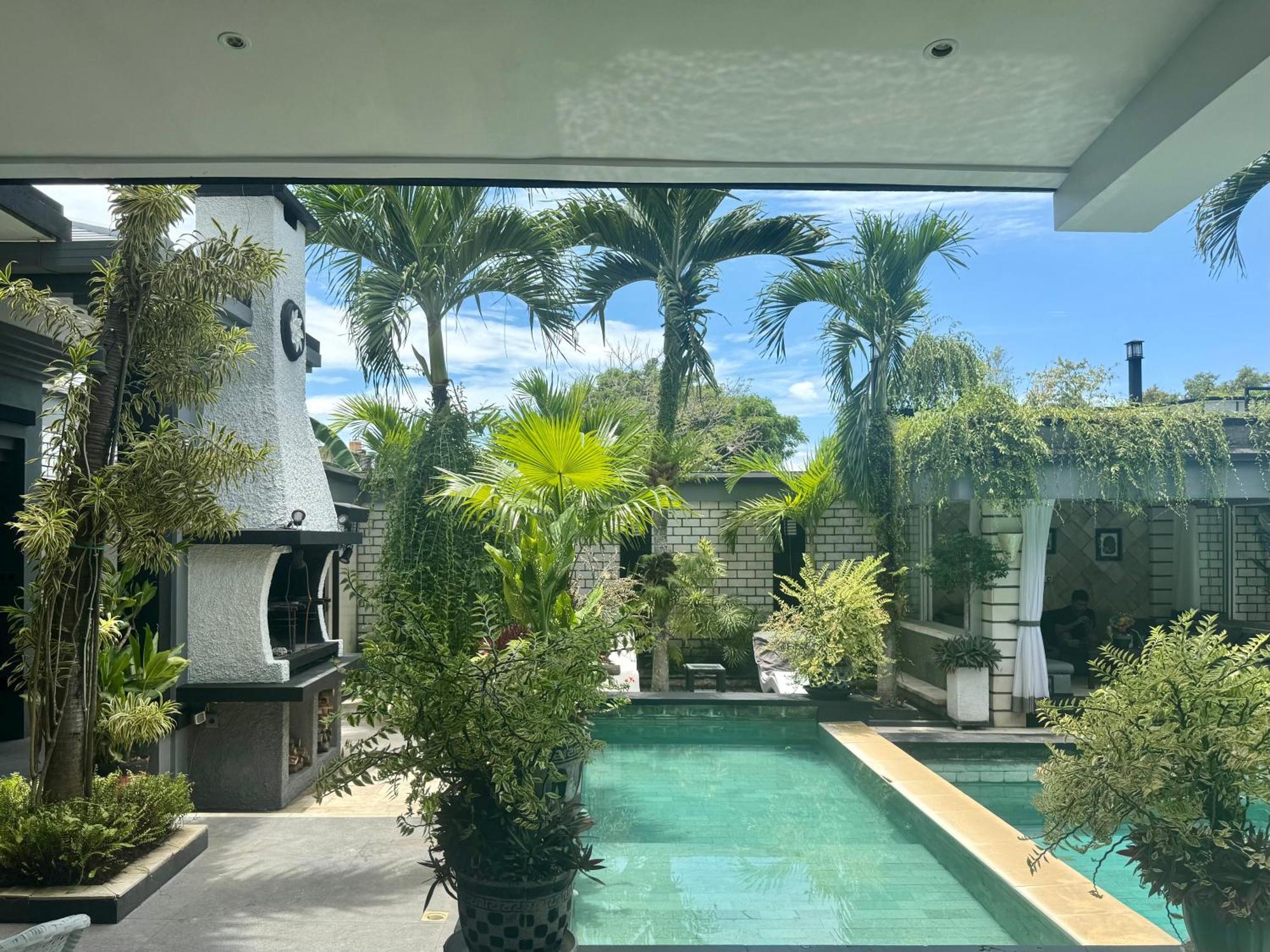Villa Rumah Putih Abu Abu Senggigi Exterior foto