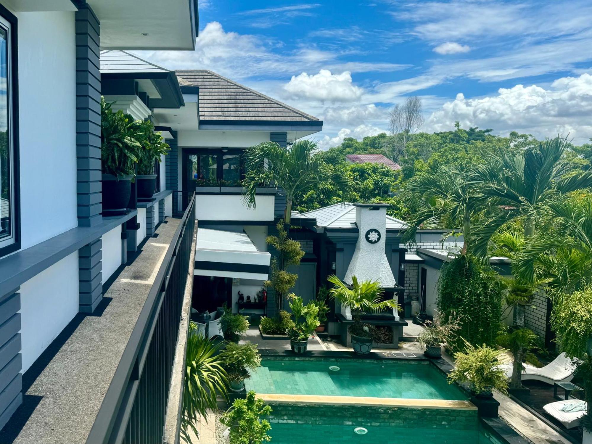 Villa Rumah Putih Abu Abu Senggigi Exterior foto
