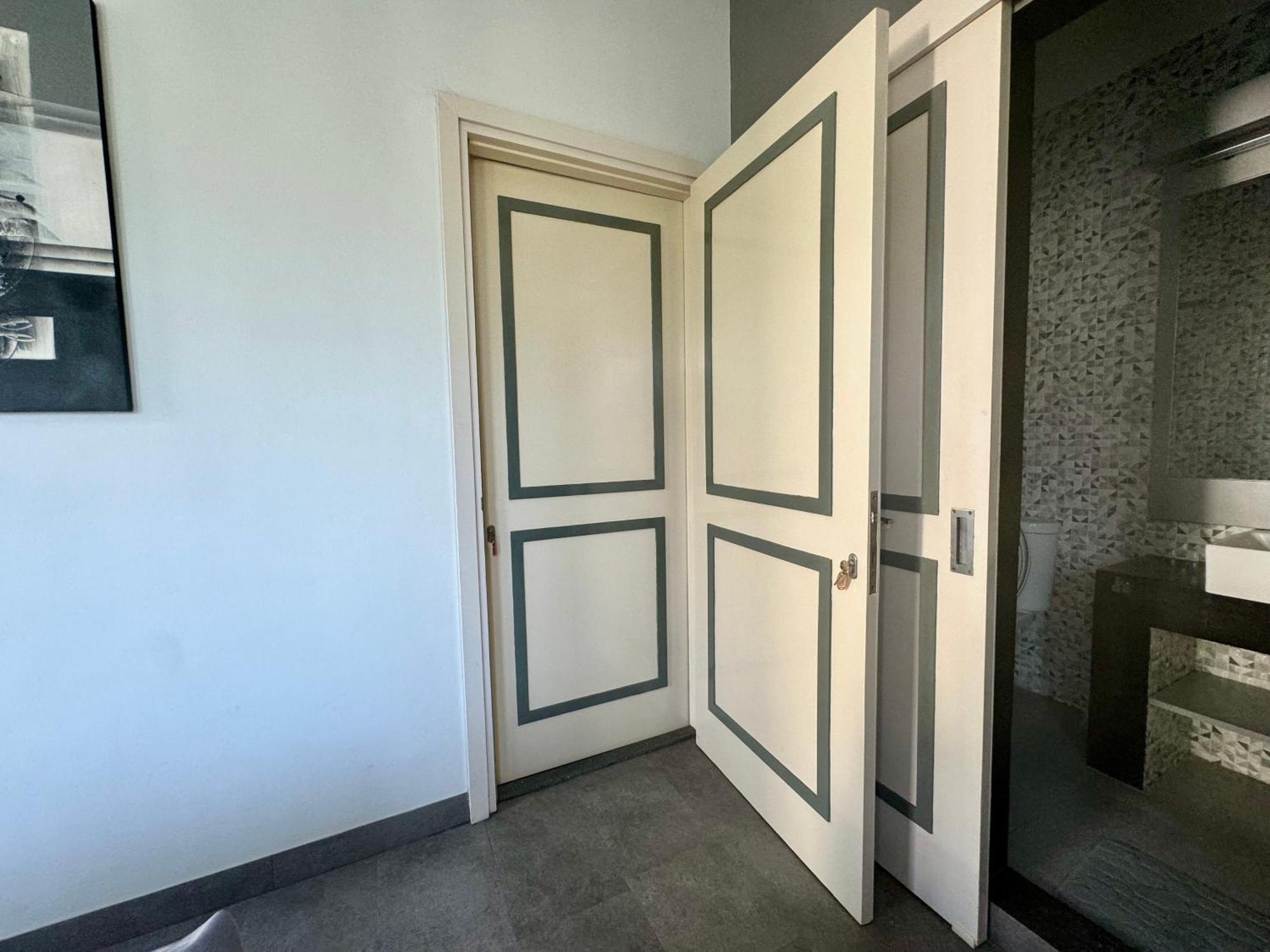 Villa Rumah Putih Abu Abu Senggigi Exterior foto